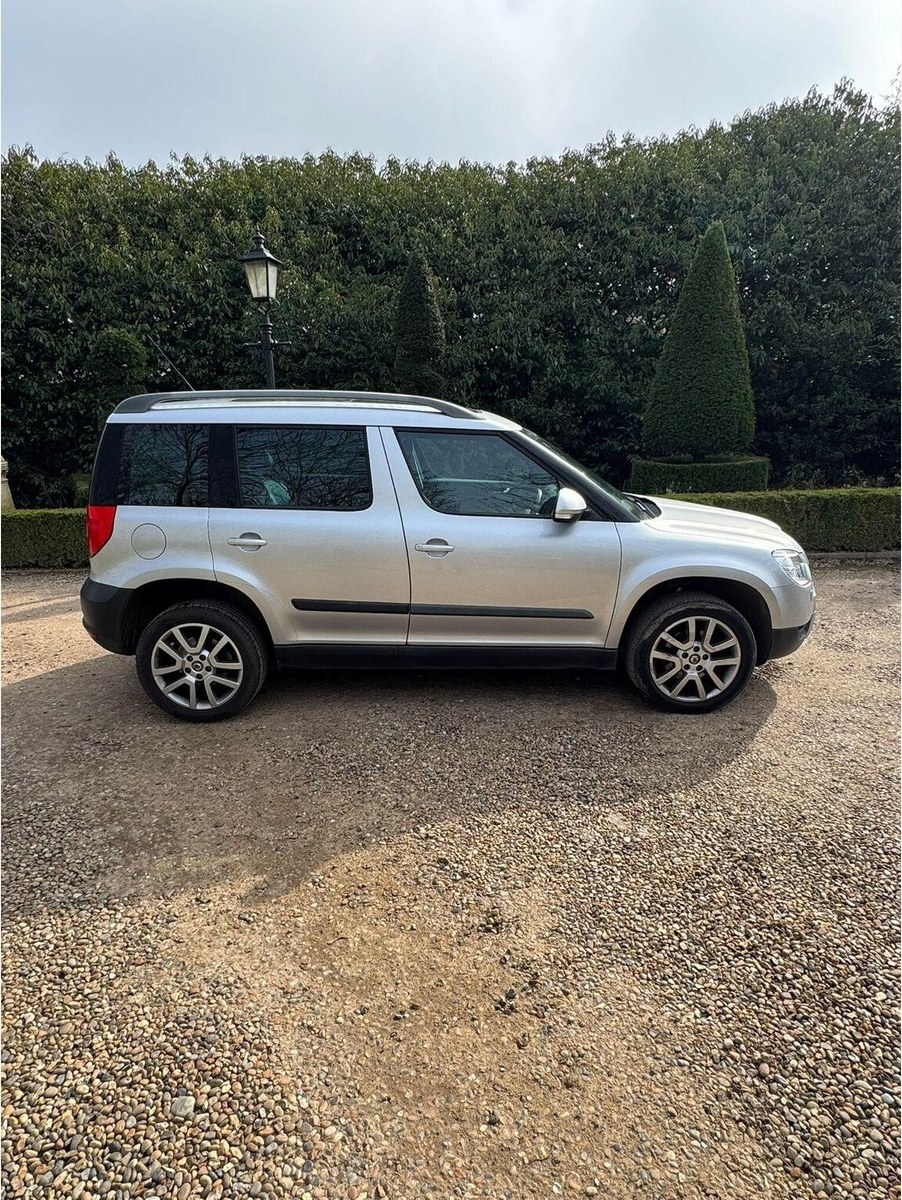 2009 Skoda Yeti 2.0 TDI Elegance 4WD Euro 5 5dr, lead photograph, from the Eurobrand advert