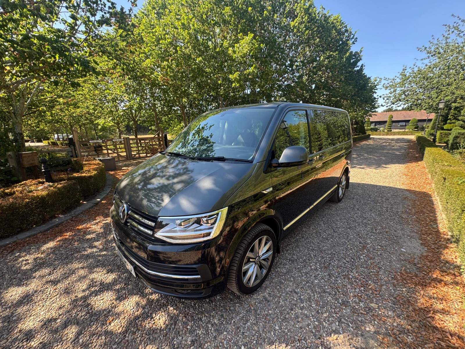 2019 Volkswagen Caravelle 2.0 BiTDI Executive DSG 4Motion Euro 6 (s/s) 5dr, lead photograph, from the Eurobrand advert