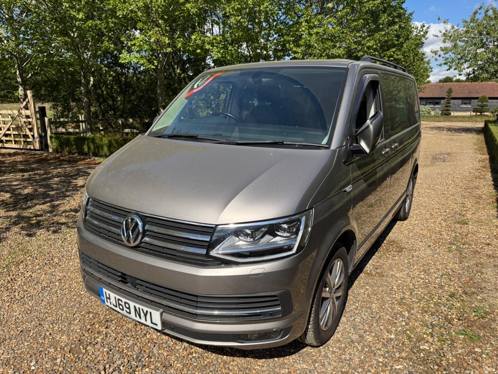 2020 Volkswagen Caravelle 2.0 BiTDI Executive DSG Euro 6 (s/s) 5dr, lead photograph, from the Eurobrand advert
