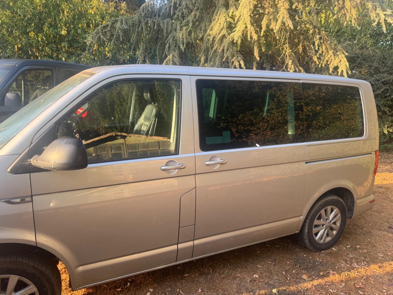 2017 Volkswagen Caravelle 2.0 TDI BlueMotion Tech SE Euro 6 (s/s) 5dr, lead photograph, from the Eurobrand advert