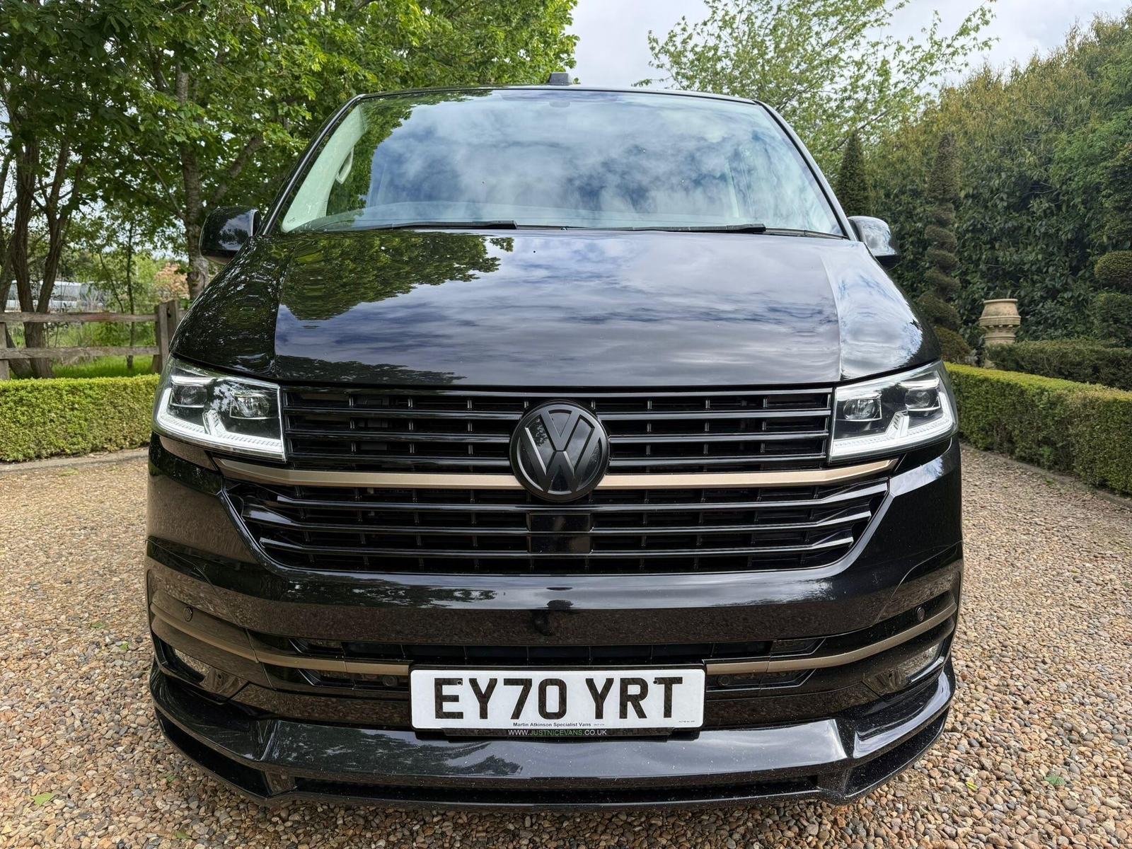 2020 Volkswagen Caravelle 2.0 TDI Executive DSG Euro 6 (s/s) 5dr, lead photograph, from the Eurobrand advert
