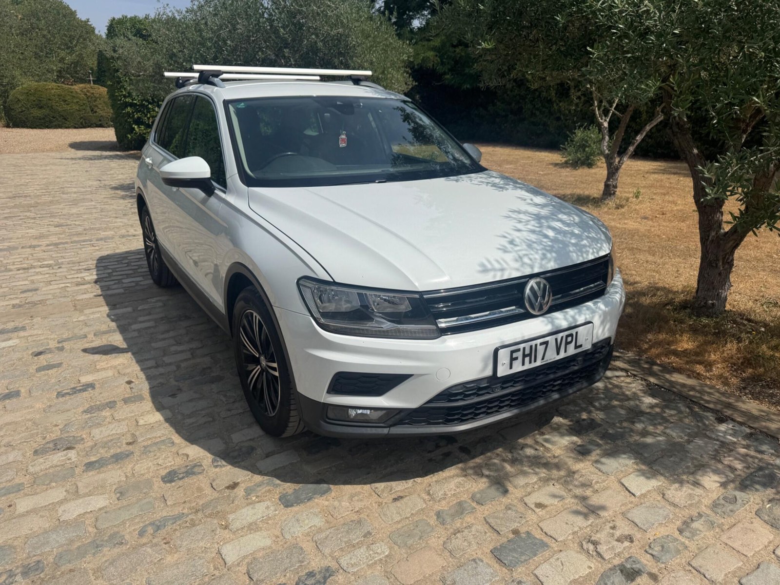 2017 Volkswagen Tiguan 2.0 TDI BlueMotion Tech SE Navigation Euro 6 (s/s) 5dr, lead photograph, from the Eurobrand advert